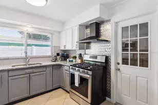 1390 S Hillcrest Ave, Clearwater, FL 33756 - Photo 10