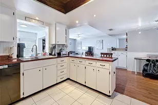 2693 Sabal Springs Cir, Clearwater, FL 33761 - Photo 48