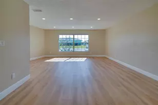 6528 Santiago Ct, Apollo Beach, FL 33572 - Photo 6