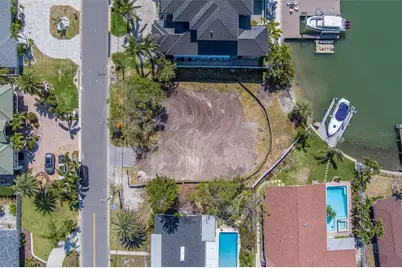909 Oakwood Drive, Largo, FL 33770 - Photo 2