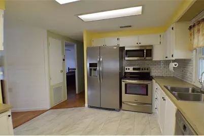 10055 Collingwood Avenue, Dade City, FL 33525 - Photo 6