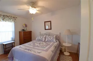10105 Wellington Ave, Dade City, FL 33525 - Photo 14