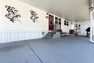 7803 46th Ave N, Saint Petersburg, FL 33709 - Photo 2
