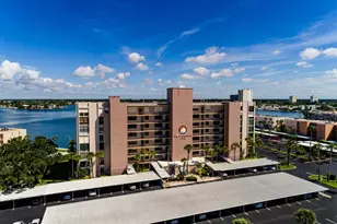 7700 Sun Island Dr S, South Pasadena, FL 33707 - Photo 2