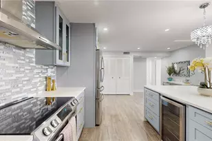 400 Island Way, Clearwater Beach, FL 33767 - Photo 18