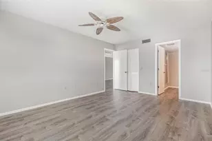 942 Capri Isles Blvd, Venice, FL 34292 - Photo 10