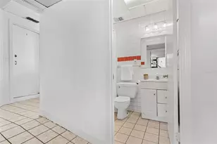 300 22nd Ave S, Saint Petersburg, FL 33705 - Photo 32