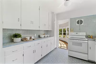 300 22nd Avenue S, Saint Petersburg, FL 33705 - Photo 16