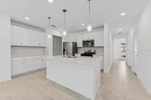 9967 Trellis Vine Wy, Parrish, FL 34219 - Photo 4