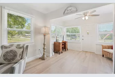 1601 54th Street S, Gulfport, FL 33707 - Photo 8
