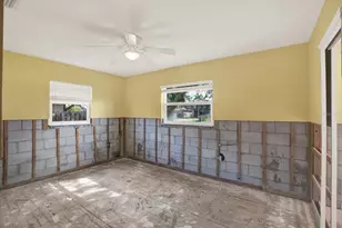 680 Capri Blvd, Treasure Island, FL 33706 - Photo 14