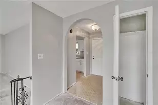 814 Seabreeze Dr, Ruskin, FL 33570 - Photo 10