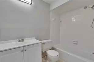 814 Seabreeze Dr, Ruskin, FL 33570 - Photo 22