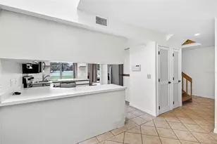 14856 Par Club Circle, Tampa, FL 33618 - Photo 10