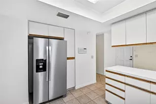 14856 Par Club Circle, Tampa, FL 33618 - Photo 6