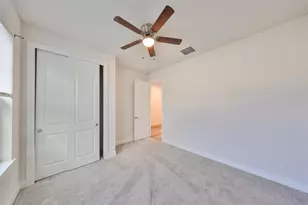 36959 Highland Mdws Ct, Zephyrhills, FL 33542 - Photo 6