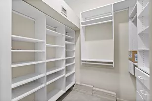 301 2nd St N, Saint Petersburg, FL 33701 - Photo 14