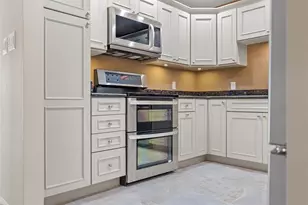 301 2nd St N, Saint Petersburg, FL 33701 - Photo 6
