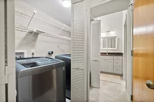 301 2nd St N, Saint Petersburg, FL 33701 - Photo 12