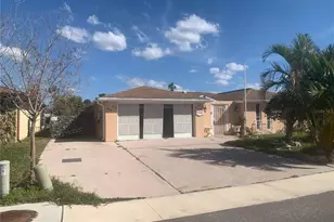 9900 Island Harbor Dr, Port Richey, FL 34668 - Photo 2