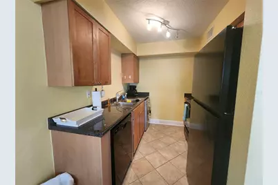 5215 Coquina Key Drive SE #B, Saint Petersburg, FL 33705 - Photo 10