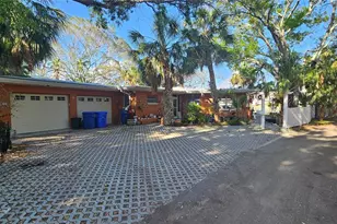 6 Sea Ln S, Saint Petersburg, FL 33705 - Photo 2