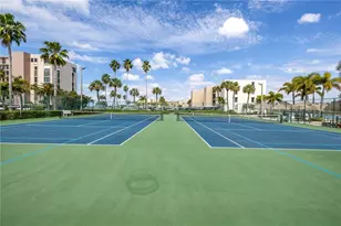 7625 Sun Island Dr S, South Pasadena, FL 33707 - Photo 14