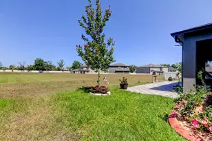 12407 Hilltop Farms Dr, Dade City, FL 33525 - Photo 58