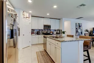 12407 Hilltop Farms Dr, Dade City, FL 33525 - Photo 8