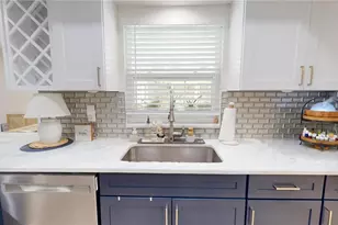 1849 Del Robles Dr, Clearwater, FL 33764 - Photo 22