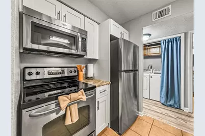 10100 Sailwinds Boulevard N #105, Largo, FL 33773 - Photo 6