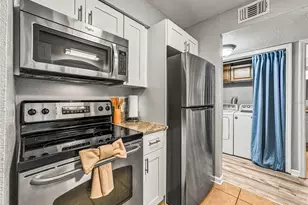 10100 Sailwinds Blvd N, Largo, FL 33773 - Photo 6