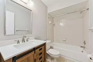 2640 Woodgate Ln, Sarasota, FL 34231 - Photo 20