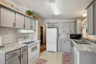 4801 Blanco Dr, Zephyrhills, FL 33541 - Photo 18