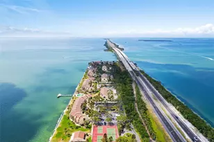 7540 Sunshine Skyway Ln S, Saint Petersburg, FL 33711 - Photo 28