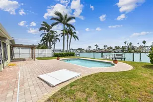 11340 5th St E, Treasure Island, FL 33706 - Photo 6