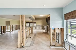 11340 5th St E, Treasure Island, FL 33706 - Photo 32