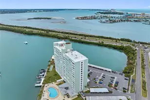 31 Island Way, Clearwater Beach, FL 33767 - Photo 48