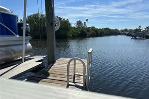 400 Mt Oak Ave NE, Saint Petersburg, FL 33702 - Photo 6