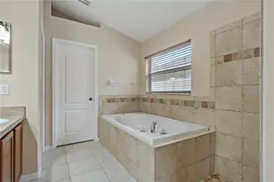 8211 Canyon Creek Way, Tampa, FL 33647 - Photo 28