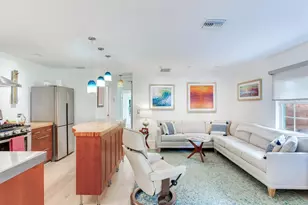 246 22nd Ave NE, Saint Petersburg, FL 33704 - Photo 4