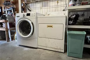 35242 Dodie Dr, Zephyrhills, FL 33541 - Photo 42