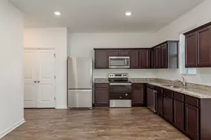 34847 Daisy Meadow Loop, Zephyrhills, FL 33541 - Photo 10