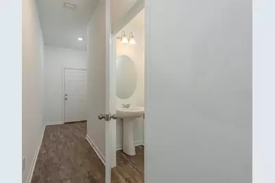 34847 Daisy Meadow Loop, Zephyrhills, FL 33541 - Photo 4