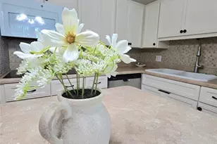 2360 World Pkwy Blvd, Clearwater, FL 33763 - Photo 6