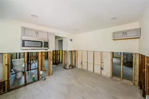 306 Banana St, Tarpon Springs, FL 34689 - Photo 22