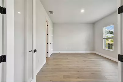 7236 Sutton Lane, Sarasota, FL 34240 - Photo 8