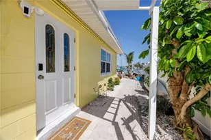 11215 3rd St E, Treasure Island, FL 33706 - Photo 30