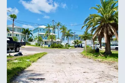16003 5th Street E, Redington Beach, FL 33708 - Photo 6