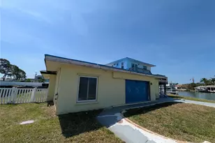 5930 Bahama Way N, Saint Pete Beach, FL 33706 - Photo 12